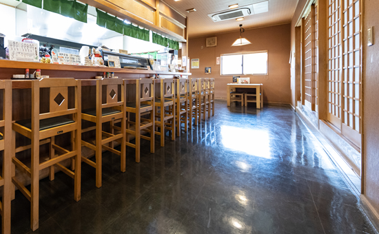 地元の人に愛される 家庭的で落ち着くお店